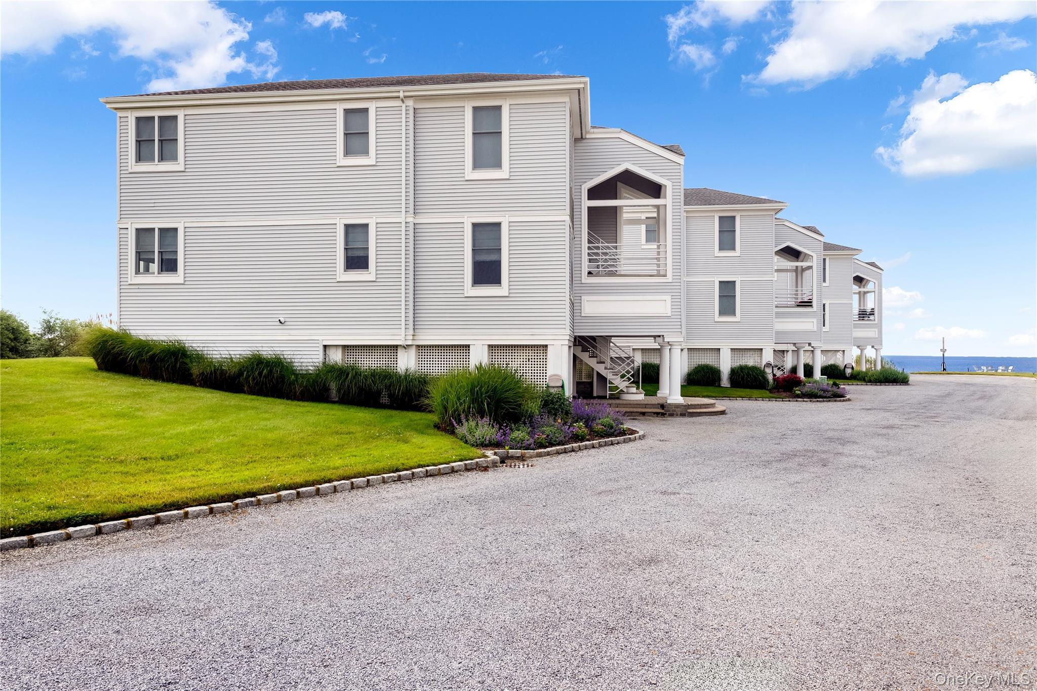 Condo Dune  Suffolk County, NY 11978, MLS-973928-2