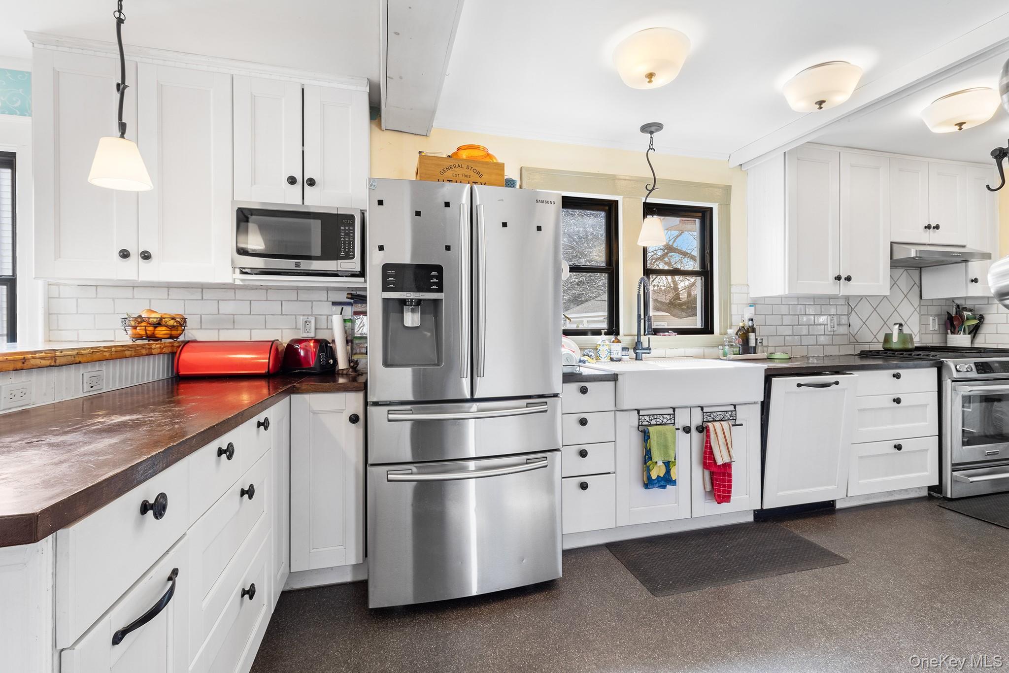 Single Family Robertson  Nassau County, NY 11563, MLS-973935-7