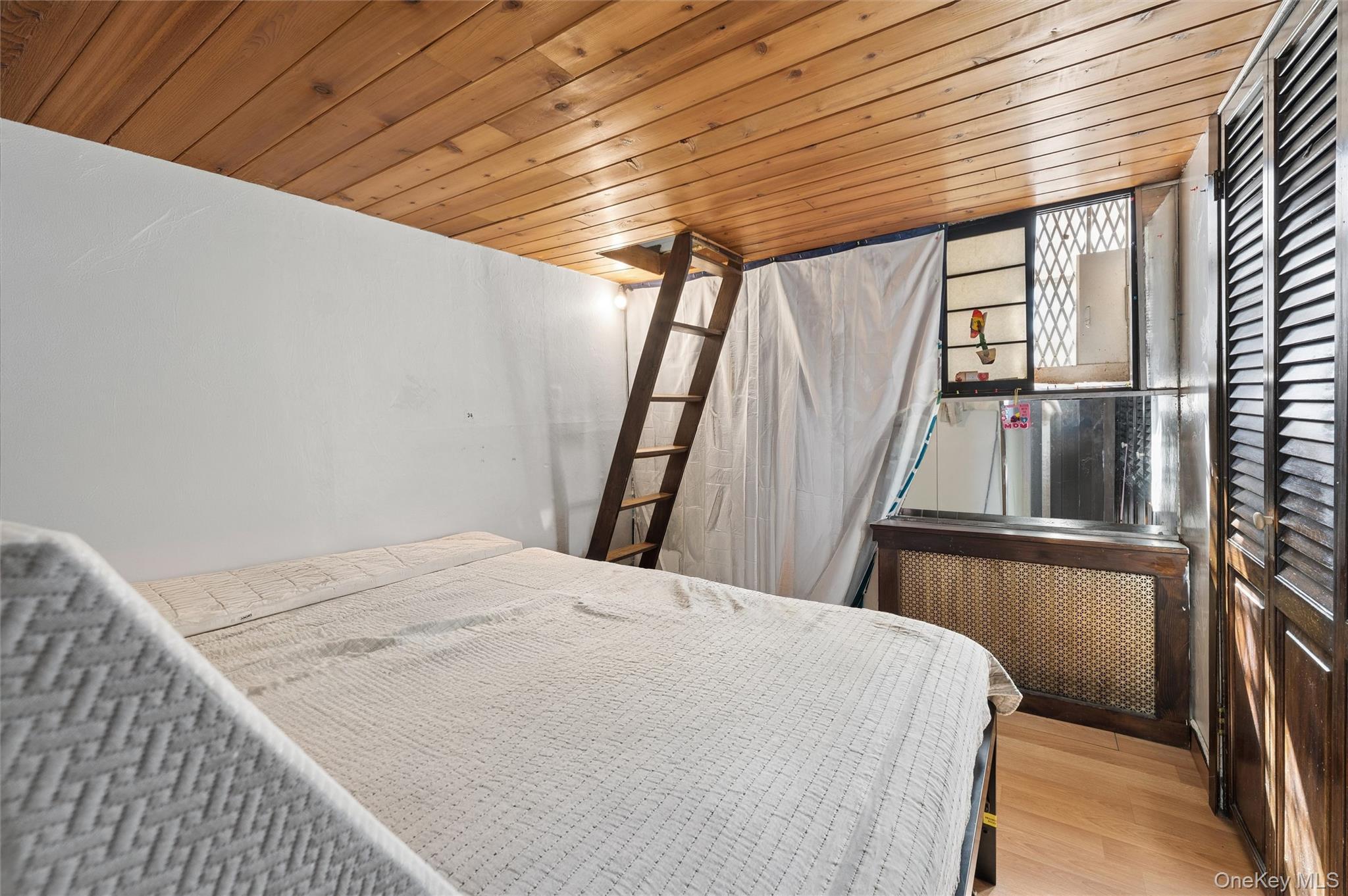 Single Family Sackett  Bronx, NY 10462, MLS-973949-6