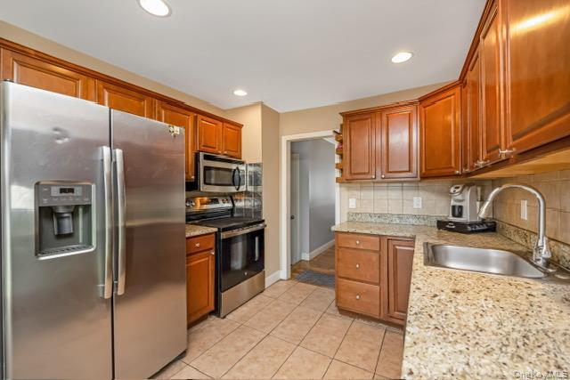 Single Family New Hampshire  Suffolk County, NY 11706, MLS-973952-7