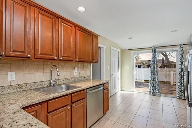 Single Family New Hampshire  Suffolk County, NY 11706, MLS-973952-8