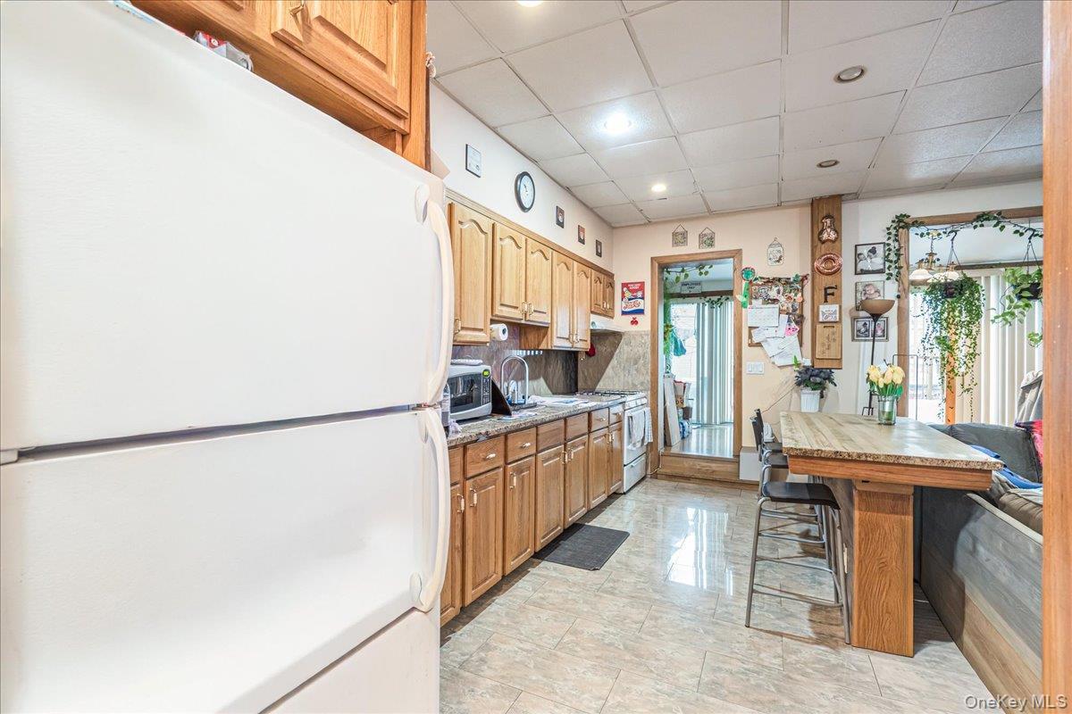 Single Family 70th  Queens, NY 11385, MLS-973959-3