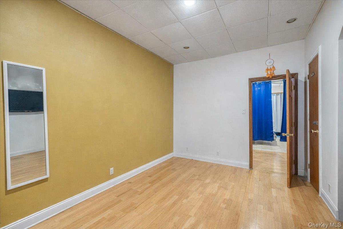 Single Family 70th  Queens, NY 11385, MLS-973959-32