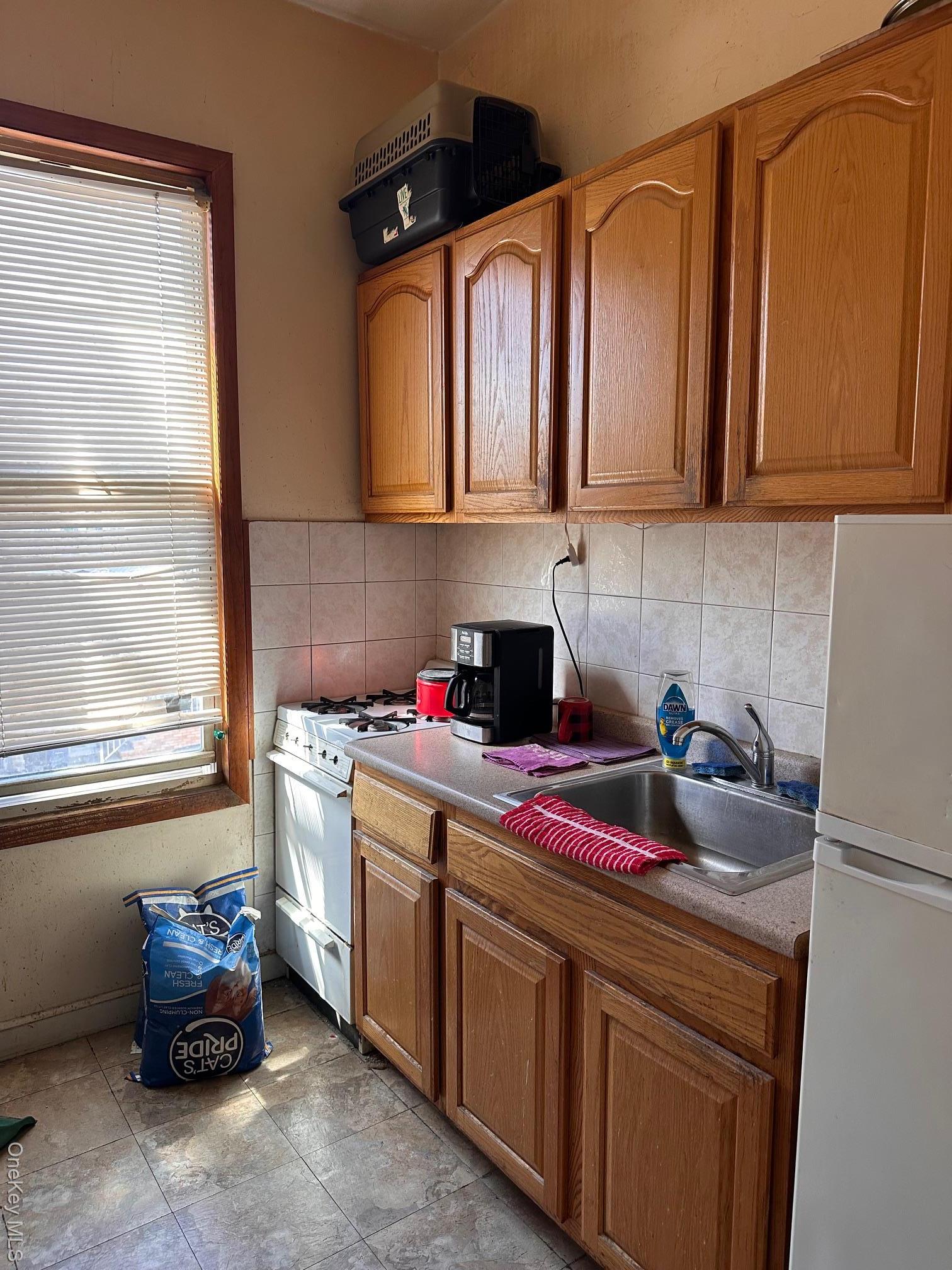 Single Family 70th  Queens, NY 11385, MLS-973959-36