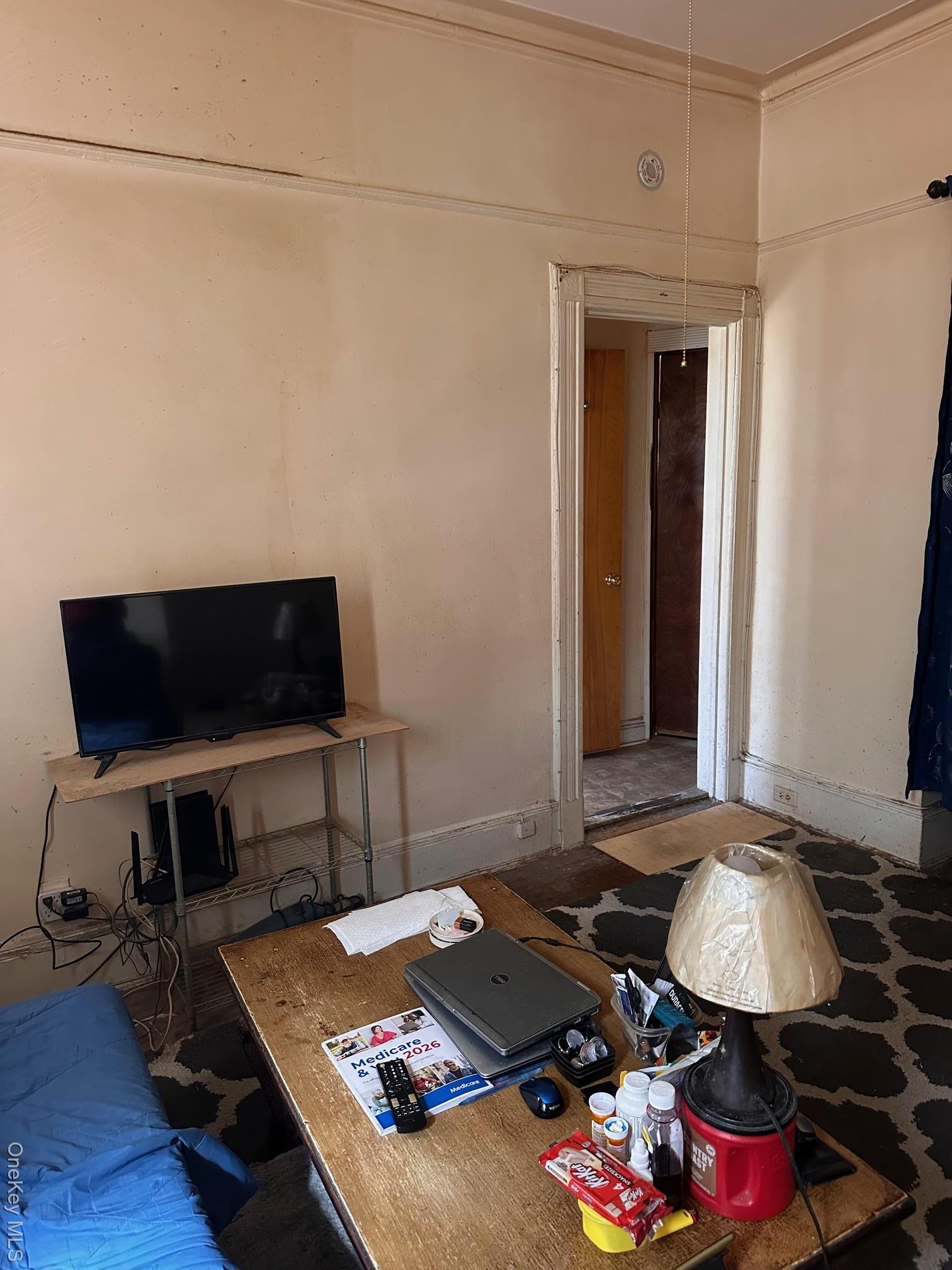 Single Family 70th  Queens, NY 11385, MLS-973959-37