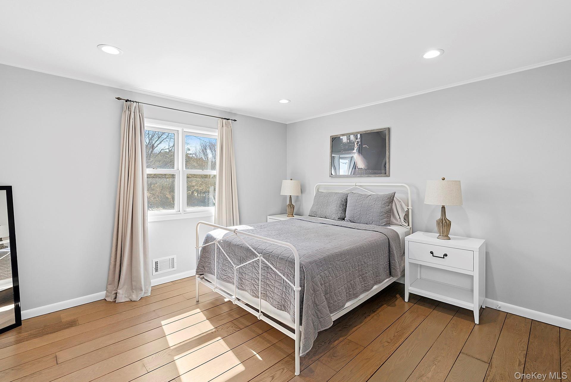 Single Family Peconic Crescent  Suffolk County, NY 11946, MLS-973960-10