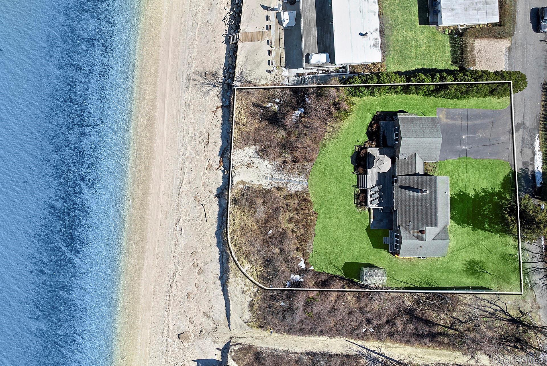 Single Family Peconic Crescent  Suffolk County, NY 11946, MLS-973960-19