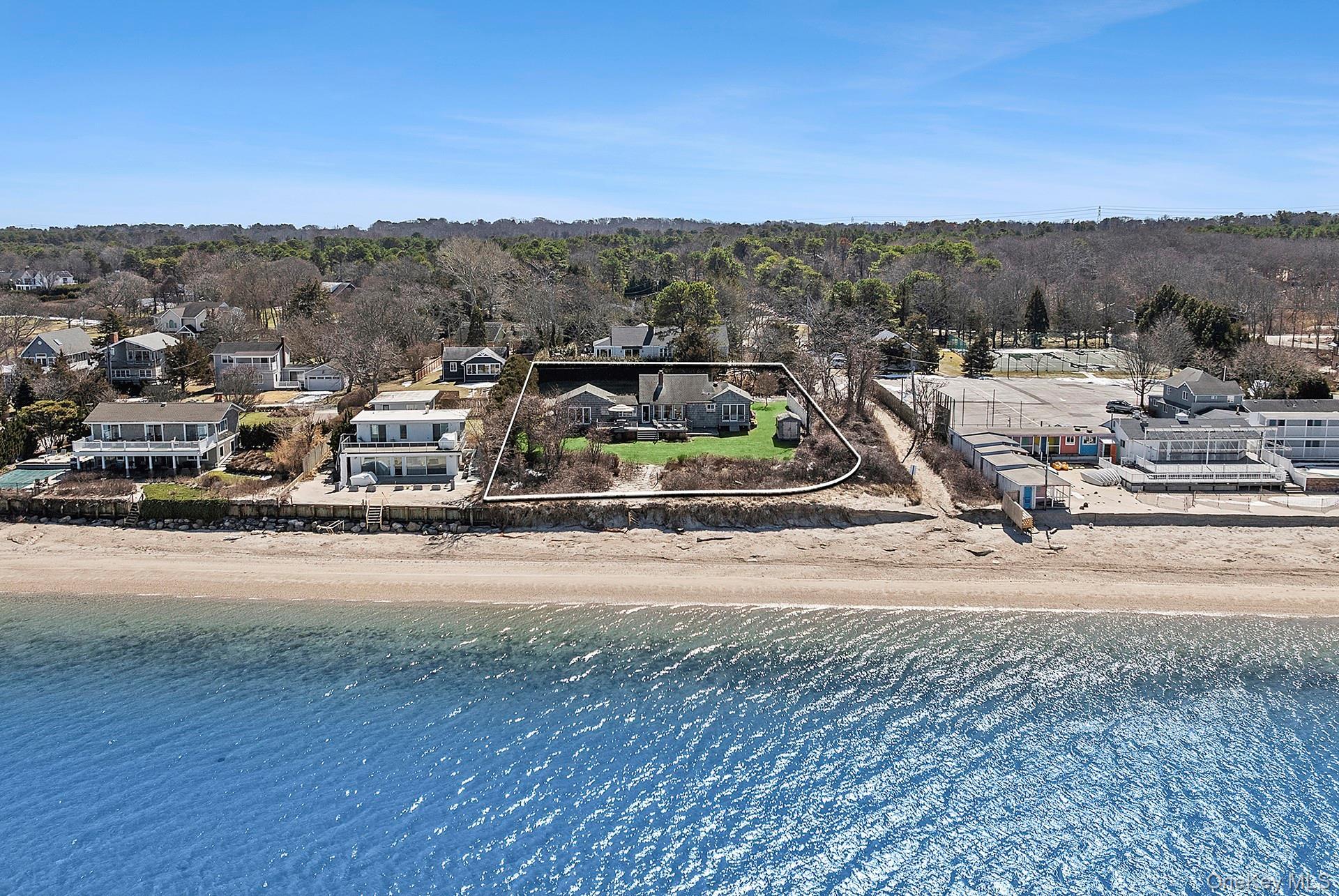 Single Family Peconic Crescent  Suffolk County, NY 11946, MLS-973960-2