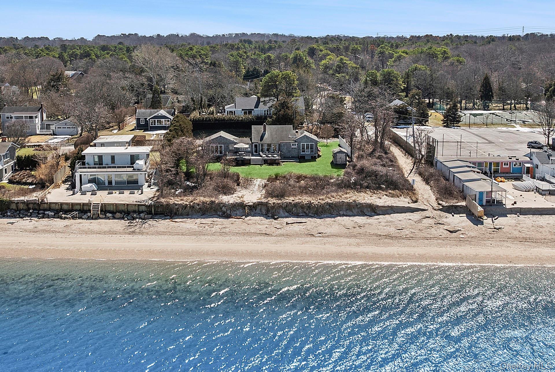 Single Family Peconic Crescent  Suffolk County, NY 11946, MLS-973960-20