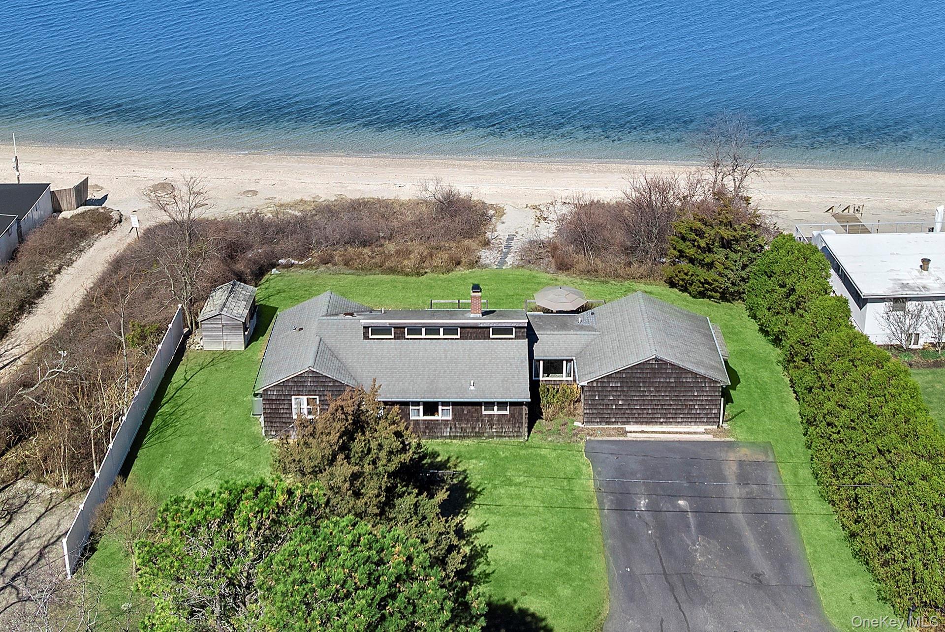 Single Family Peconic Crescent  Suffolk County, NY 11946, MLS-973960-22