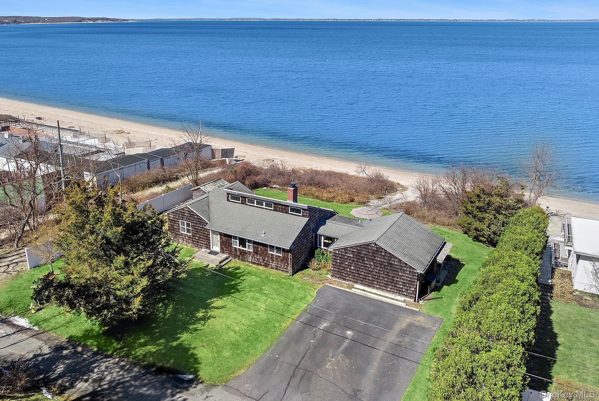 Single Family Peconic Crescent  Suffolk County, NY 11946, MLS-973960-23