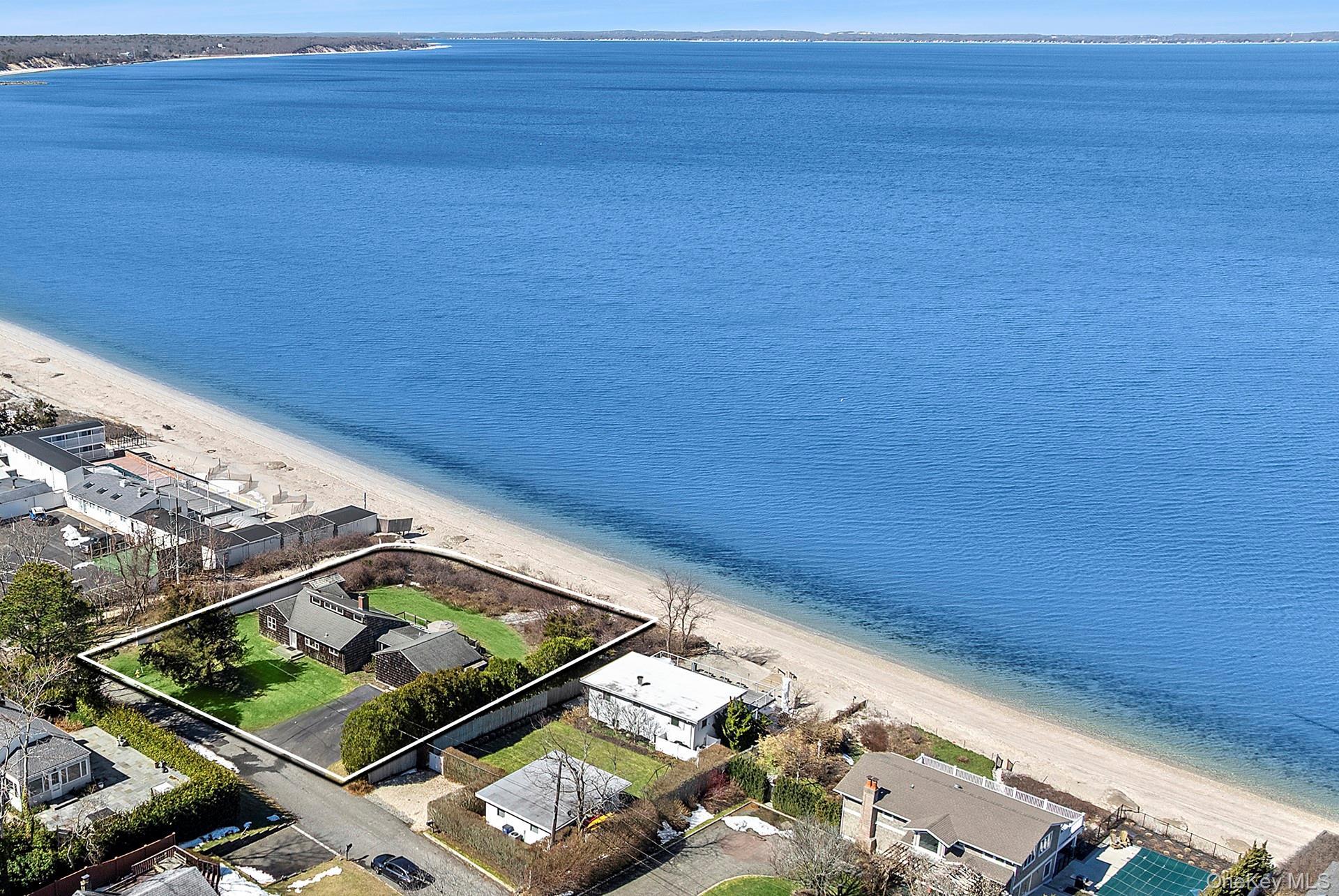 Single Family Peconic Crescent  Suffolk County, NY 11946, MLS-973960-24