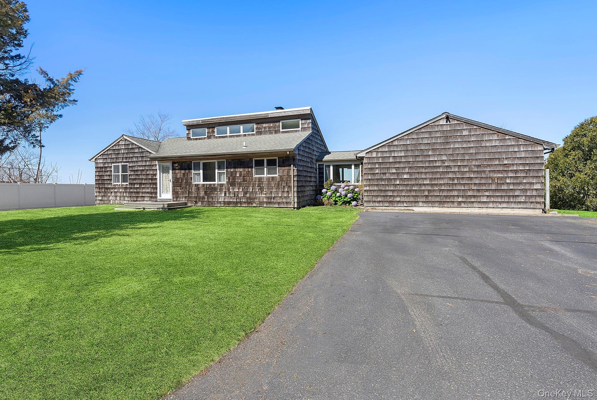 Single Family Peconic Crescent  Suffolk County, NY 11946, MLS-973960-25