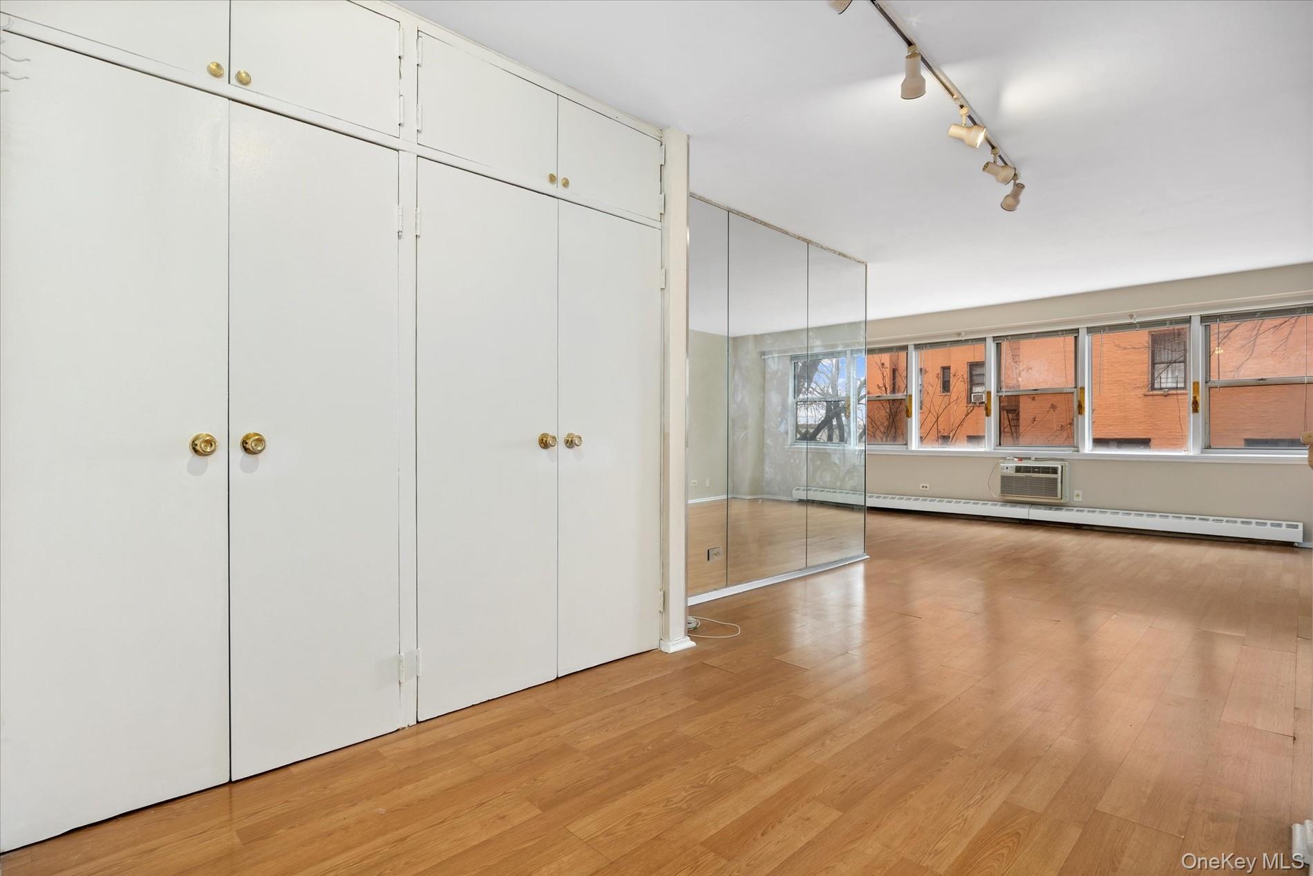 Coop 165th  Queens, NY 11432, MLS-973963-3