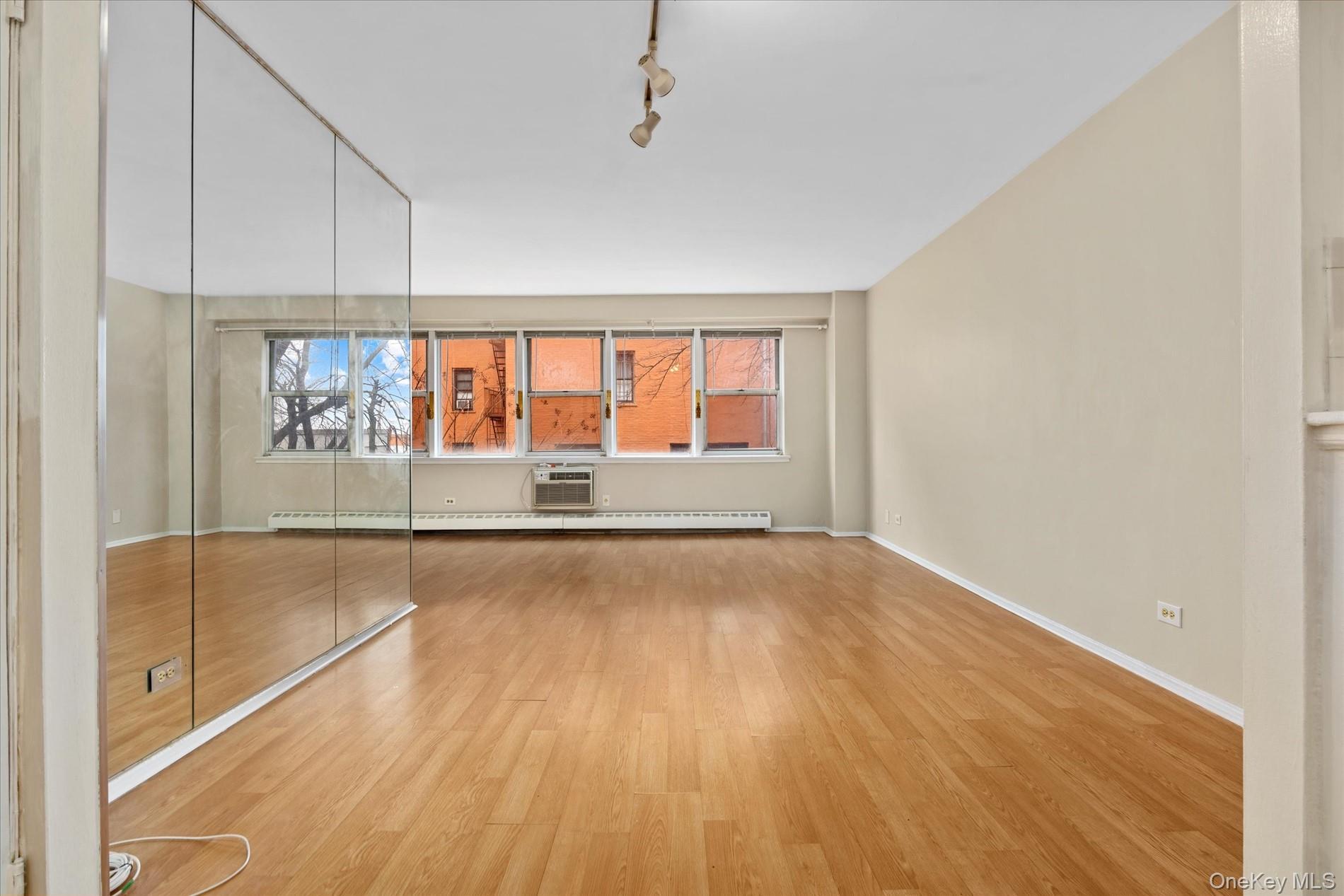 Coop 165th  Queens, NY 11432, MLS-973963-4