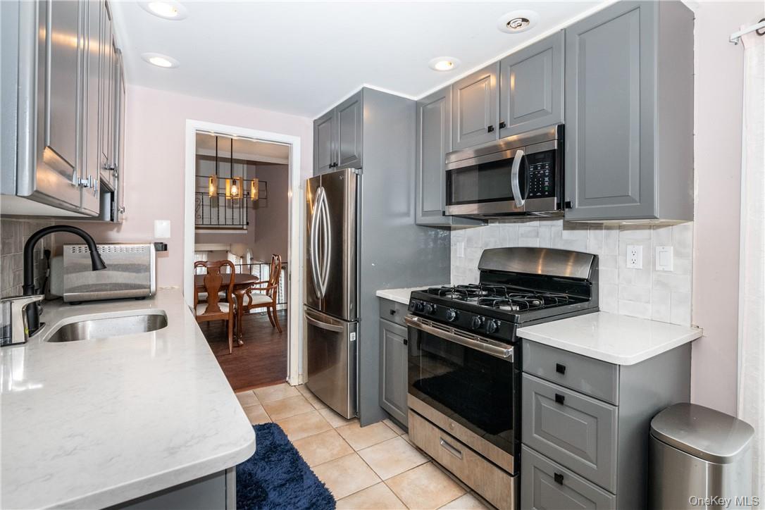 Condo Barker  Westchester County, NY 10549, MLS-974024-9