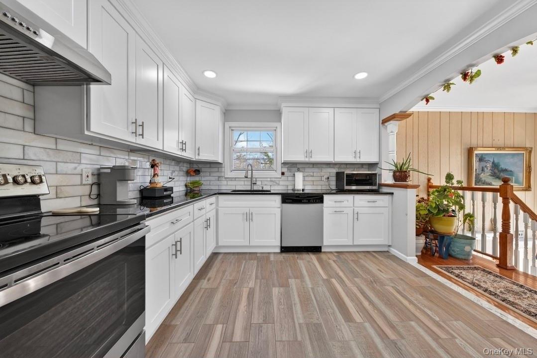 Single Family Westchester  Suffolk County, NY 11704, MLS-974047-12