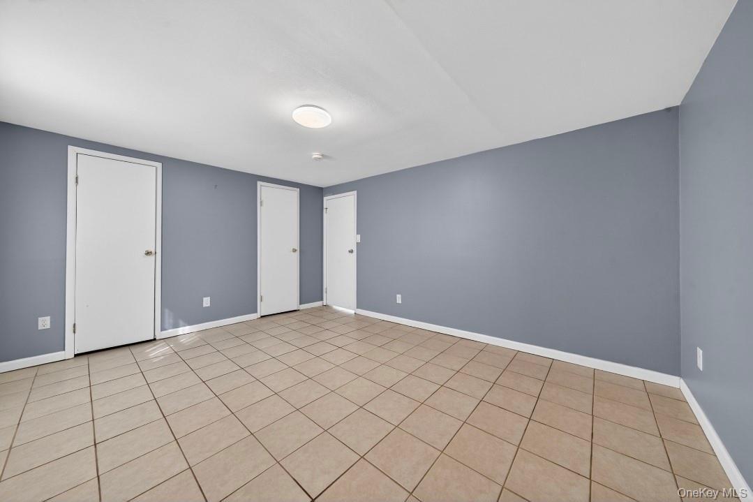 Single Family Westchester  Suffolk County, NY 11704, MLS-974047-26