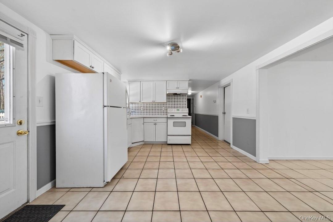 Single Family Westchester  Suffolk County, NY 11704, MLS-974047-29
