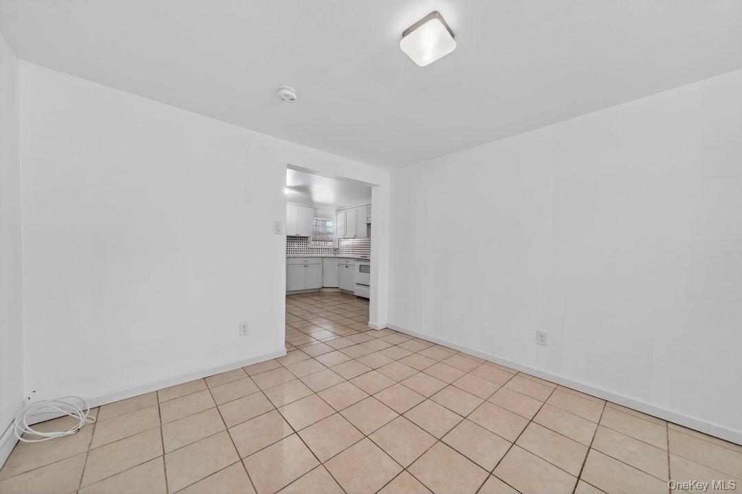 Single Family Westchester  Suffolk County, NY 11704, MLS-974047-31
