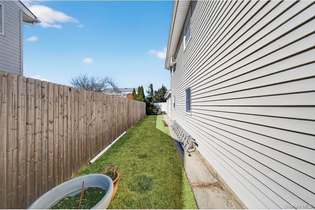 Single Family Westchester  Suffolk County, NY 11704, MLS-974047-33