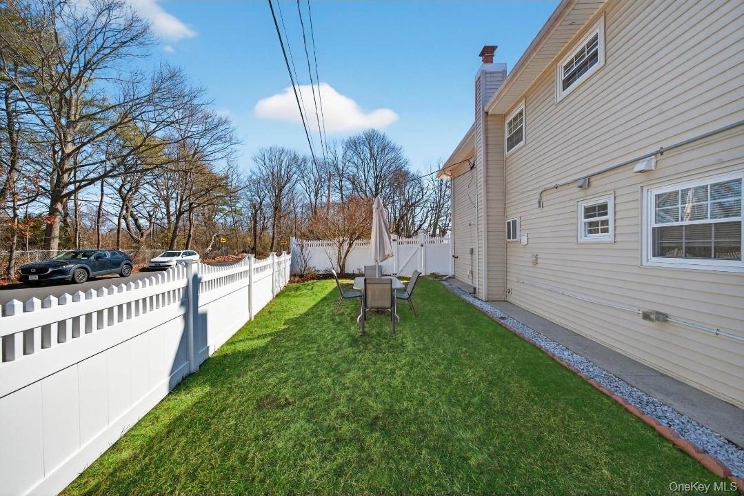 Single Family Westchester  Suffolk County, NY 11704, MLS-974047-34