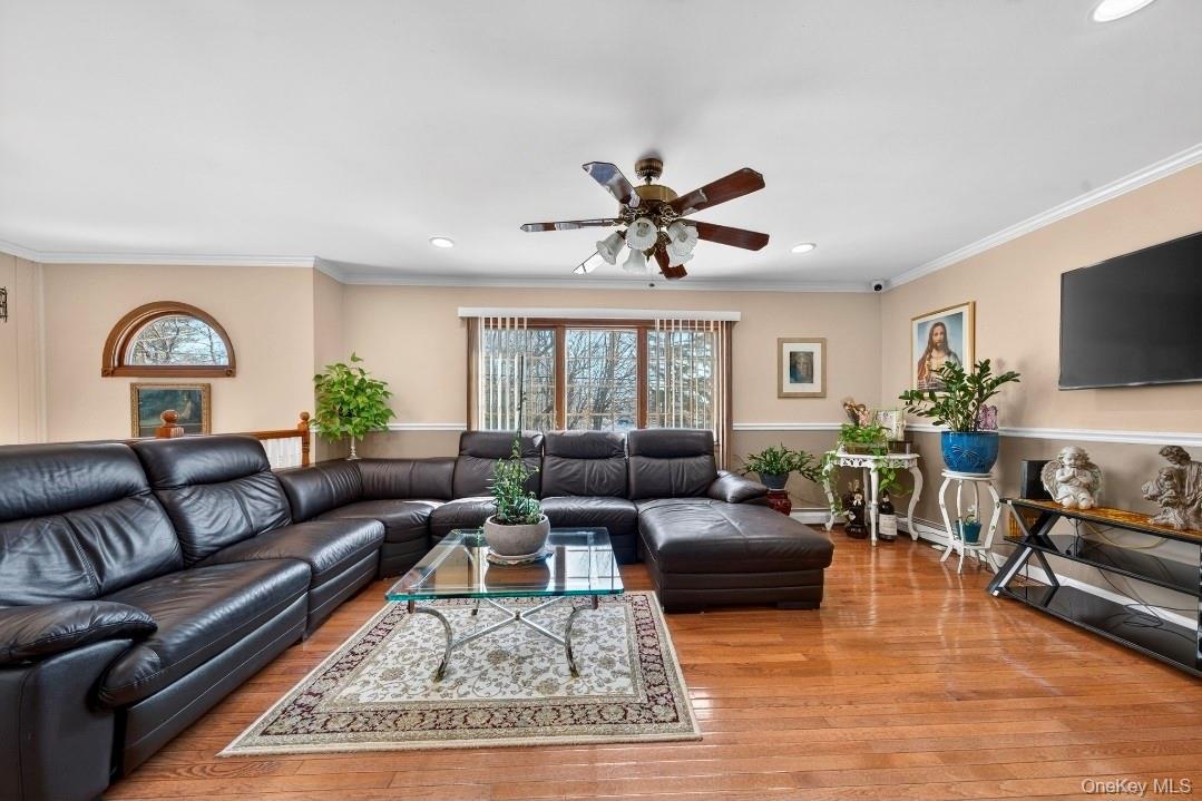 Single Family Westchester  Suffolk County, NY 11704, MLS-974047-5