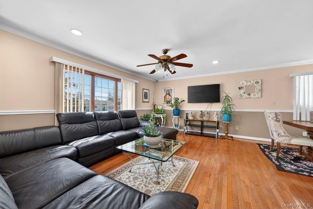 Single Family Westchester  Suffolk County, NY 11704, MLS-974047-6