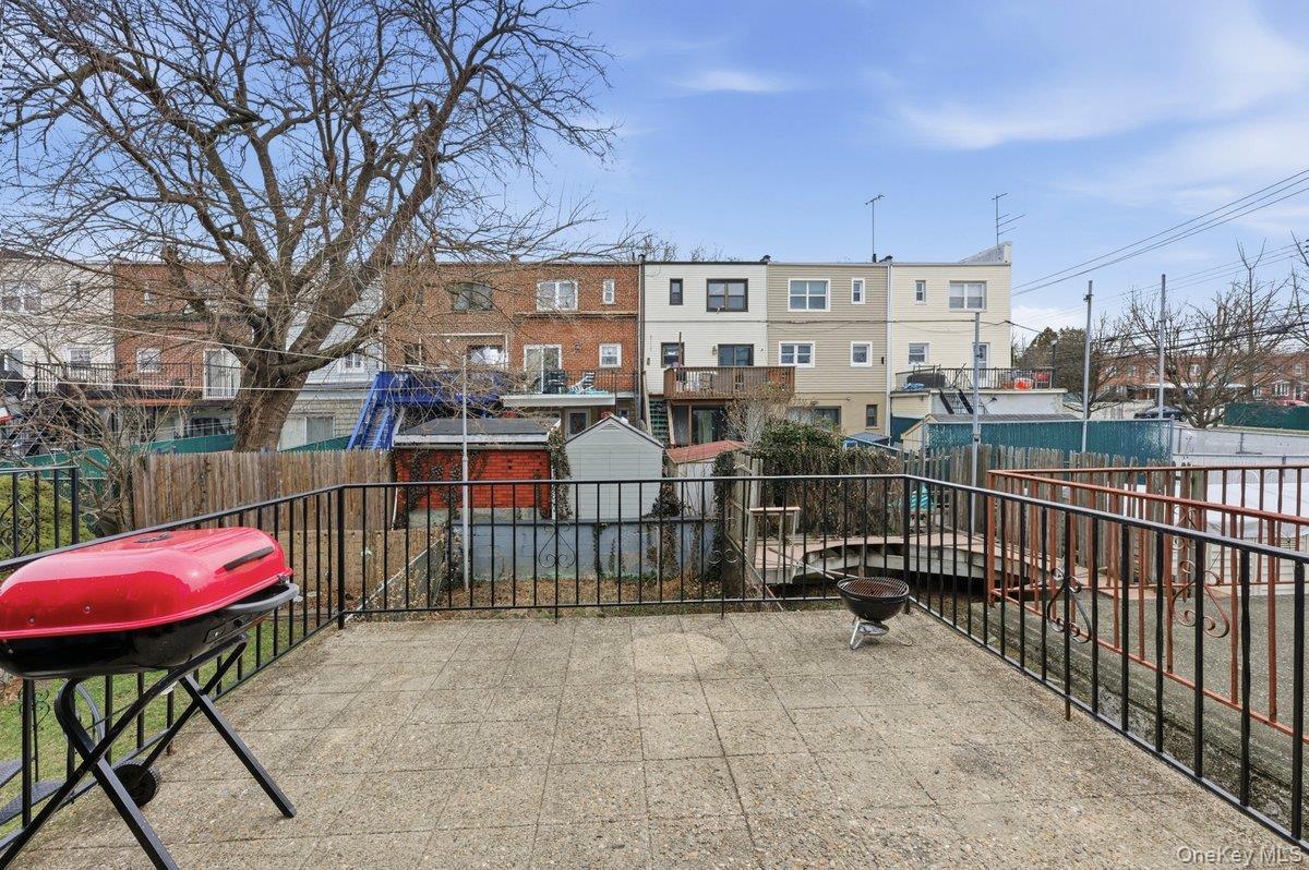 Single Family Calhoun  Bronx, NY 10465, MLS-974048-28