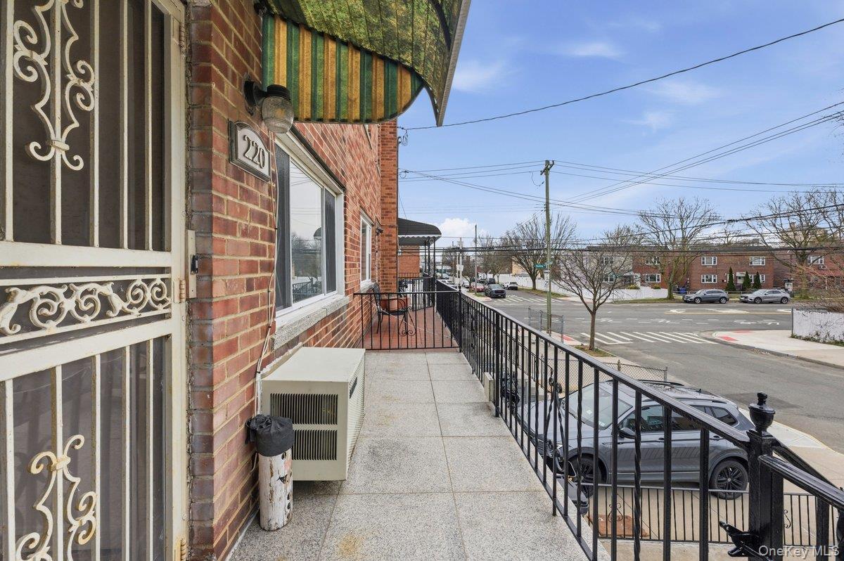 Single Family Calhoun  Bronx, NY 10465, MLS-974048-29