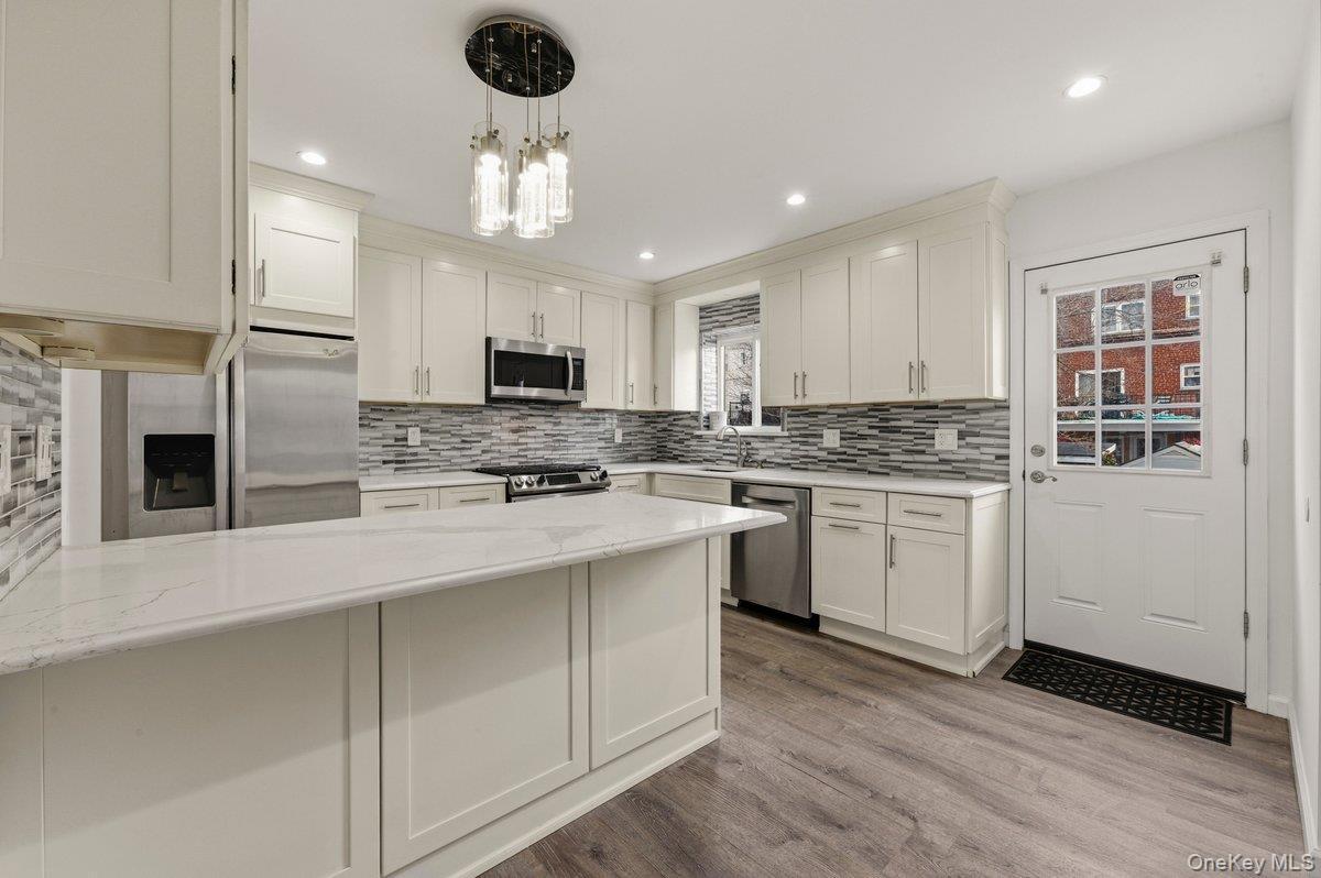 Single Family Calhoun  Bronx, NY 10465, MLS-974048-8