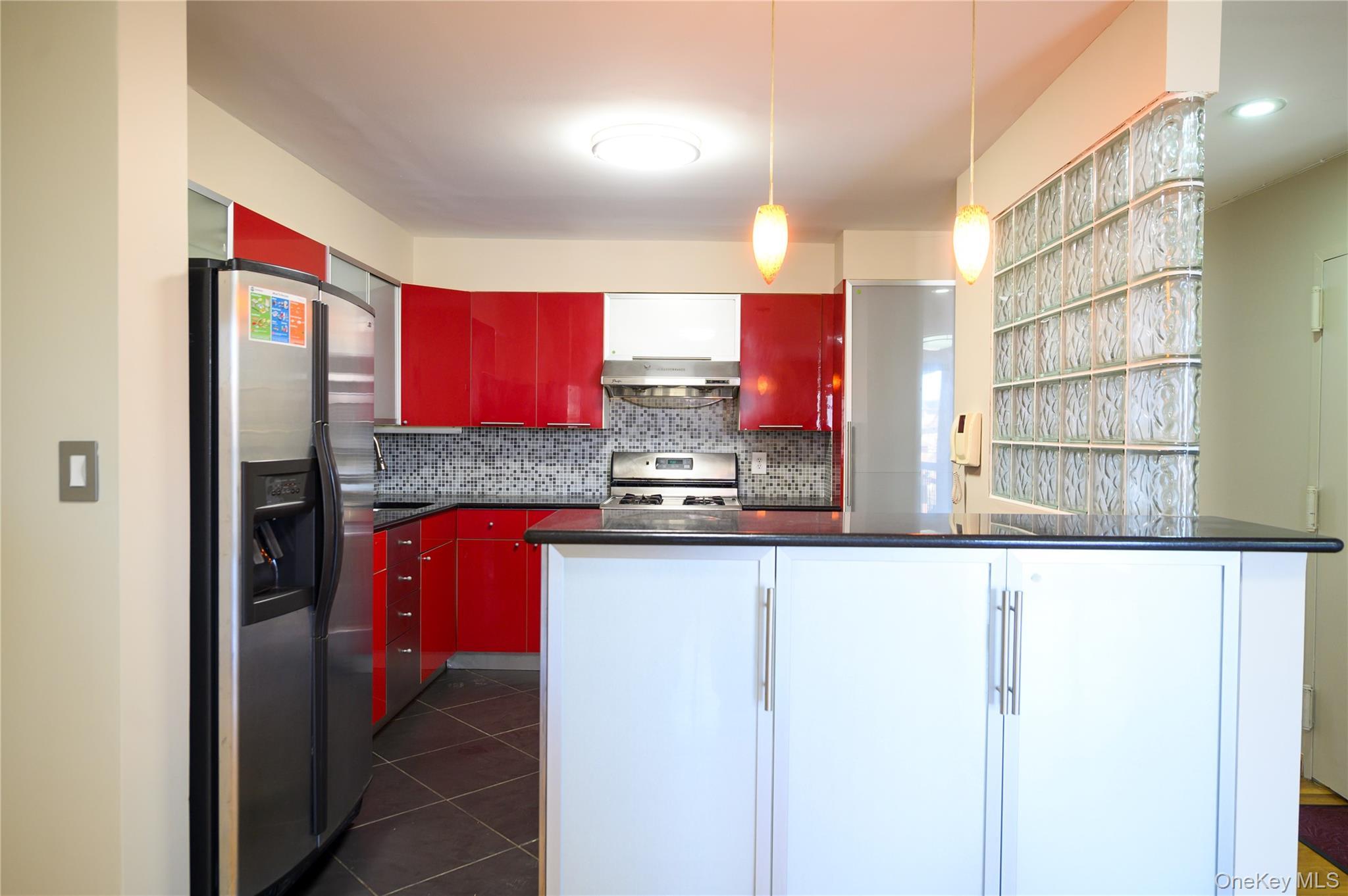 Condo 164th  Queens, NY 11365, MLS-974053-11