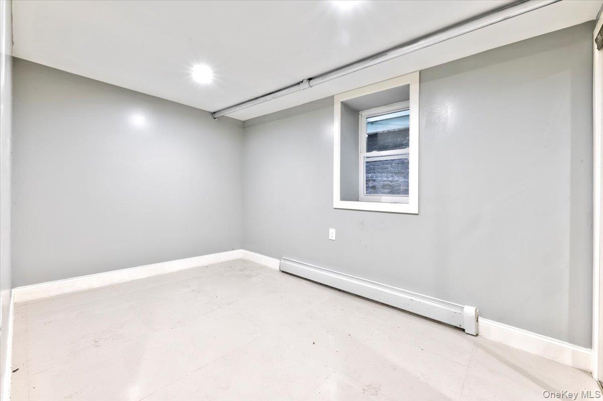 Single Family Zerega  Bronx, NY 10462, MLS-974057-32