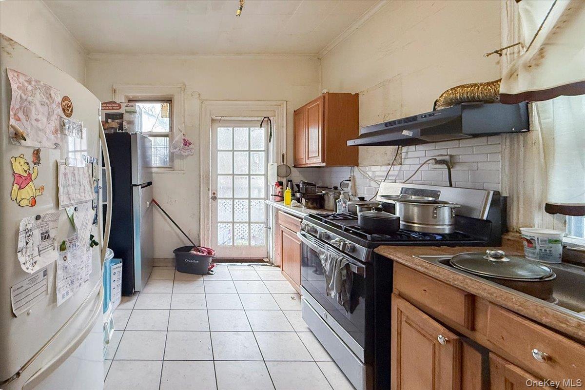 Single Family Zerega  Bronx, NY 10462, MLS-974057-38