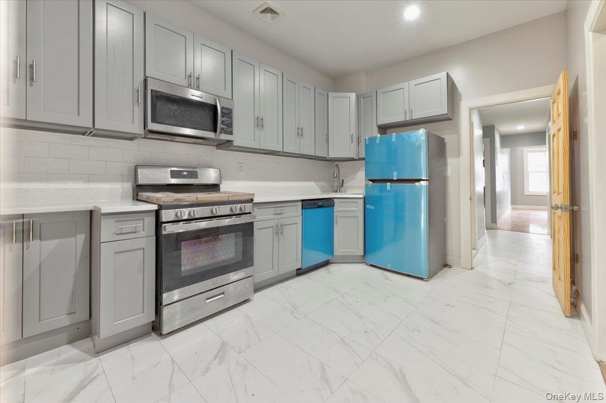 Single Family Zerega  Bronx, NY 10462, MLS-974057-9