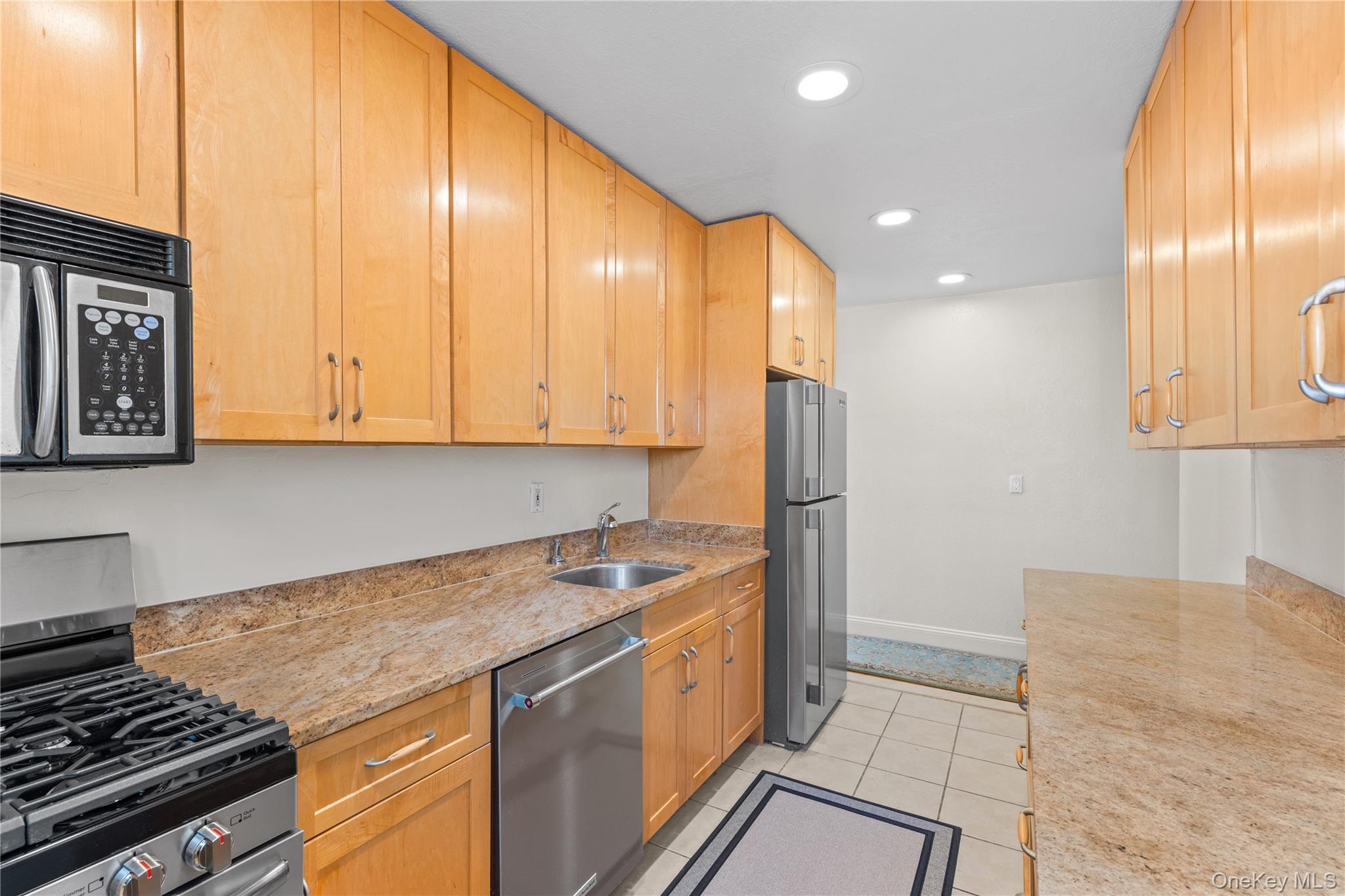 Coop Shore Nassau County, NY 11561, MLS-974069-8