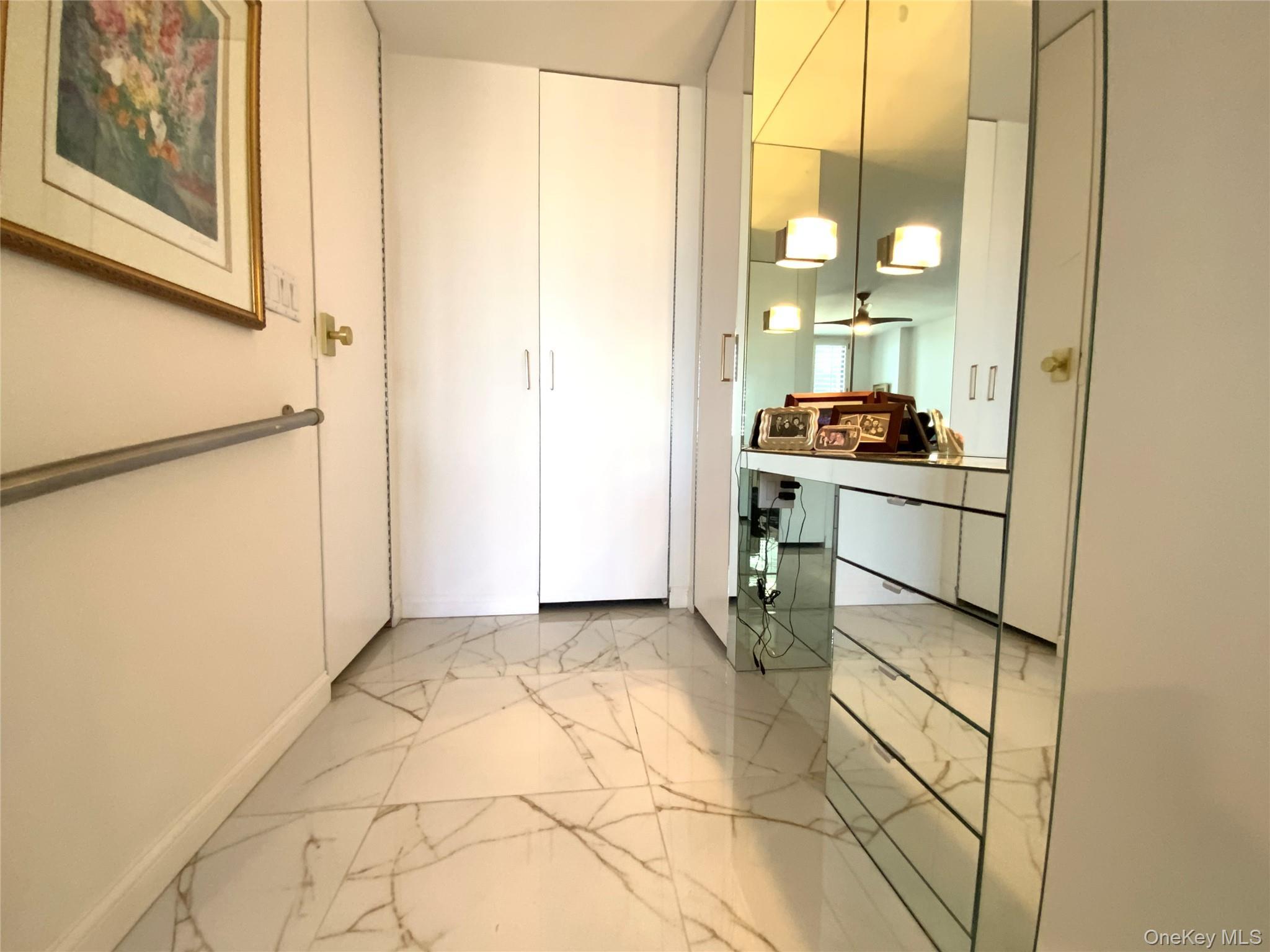 Coop Grand Central  Queens, NY 11005, MLS-974078-25