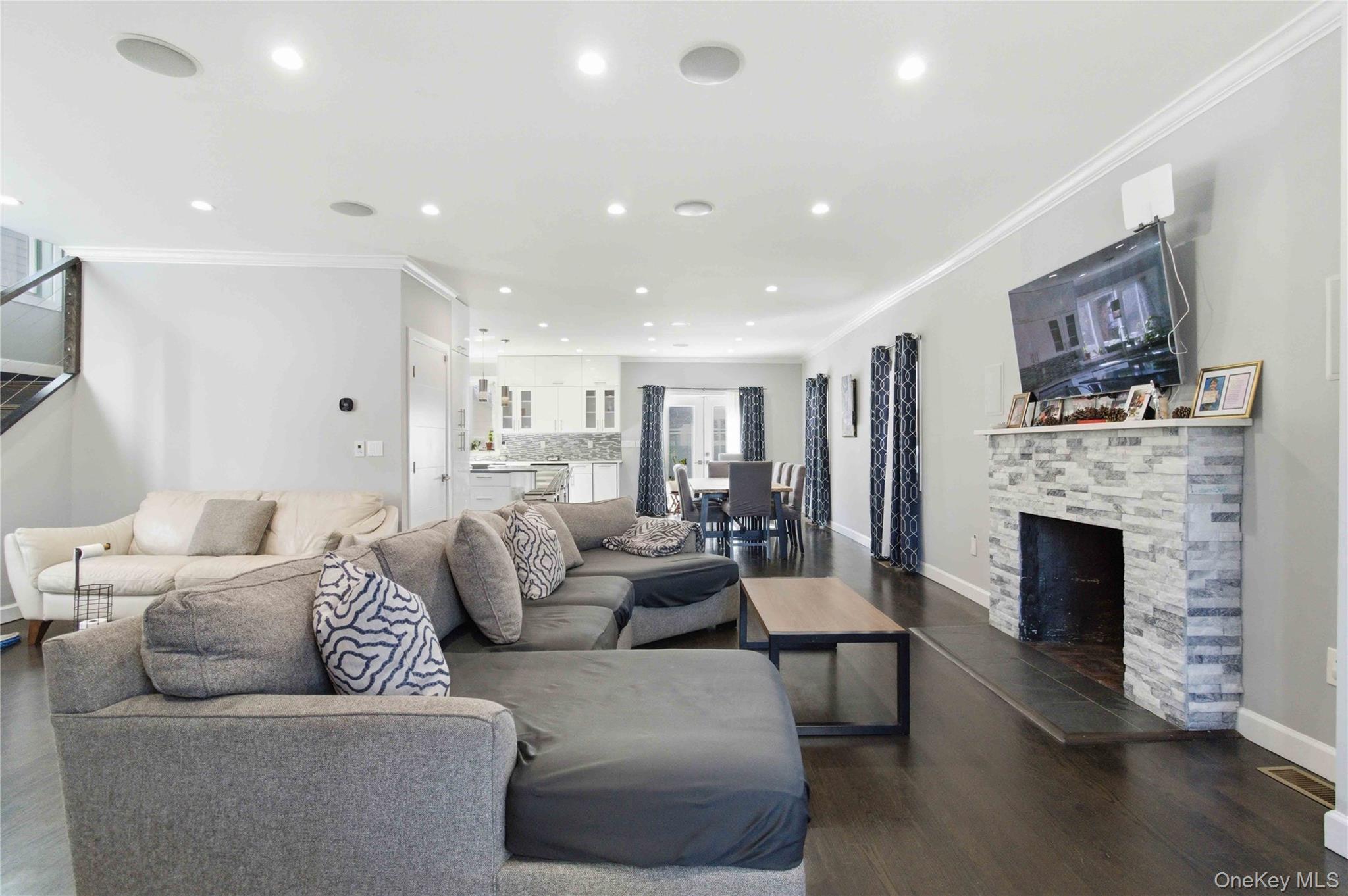 Single Family Buell Queens, NY 11369, MLS-974083-21