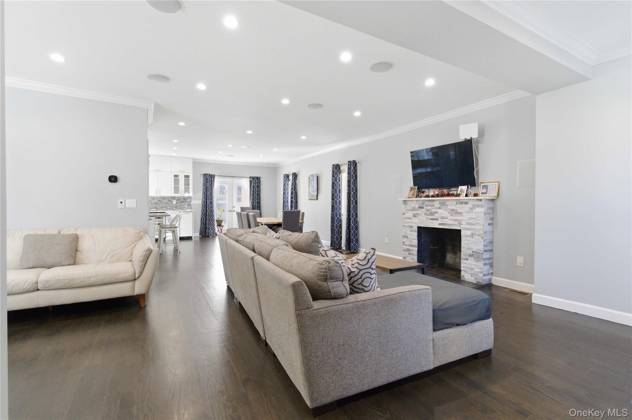 Single Family Buell Queens, NY 11369, MLS-974083-22