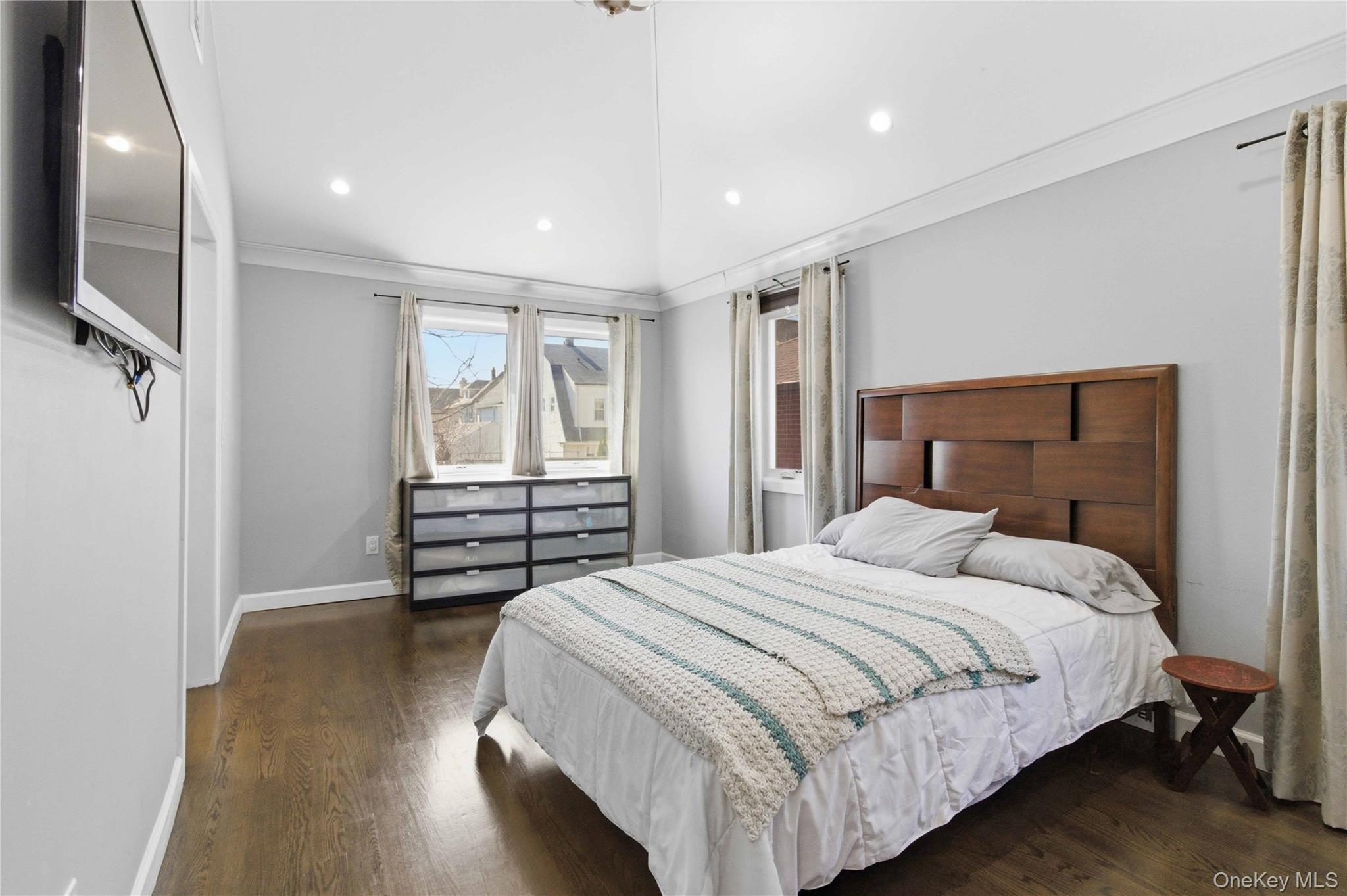 Single Family Buell Queens, NY 11369, MLS-974083-25