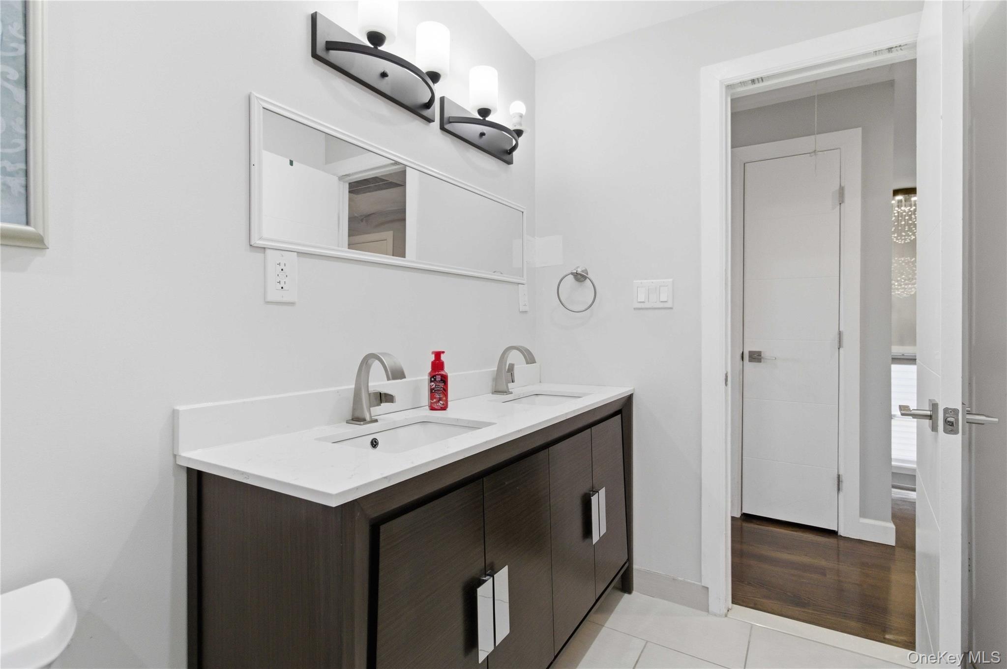 Single Family Buell Queens, NY 11369, MLS-974083-31