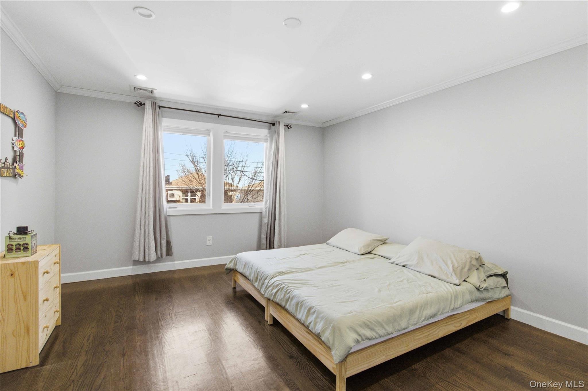 Single Family Buell Queens, NY 11369, MLS-974083-34