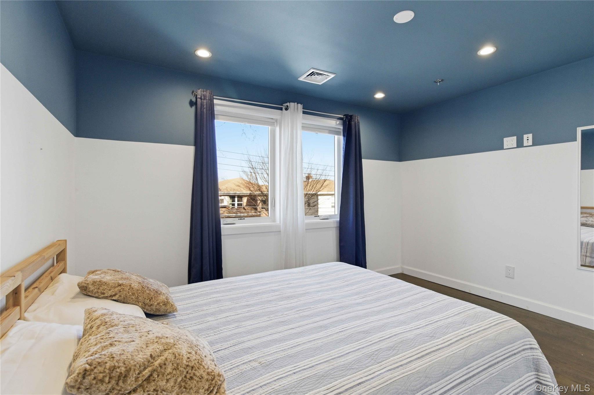 Single Family Buell Queens, NY 11369, MLS-974083-36