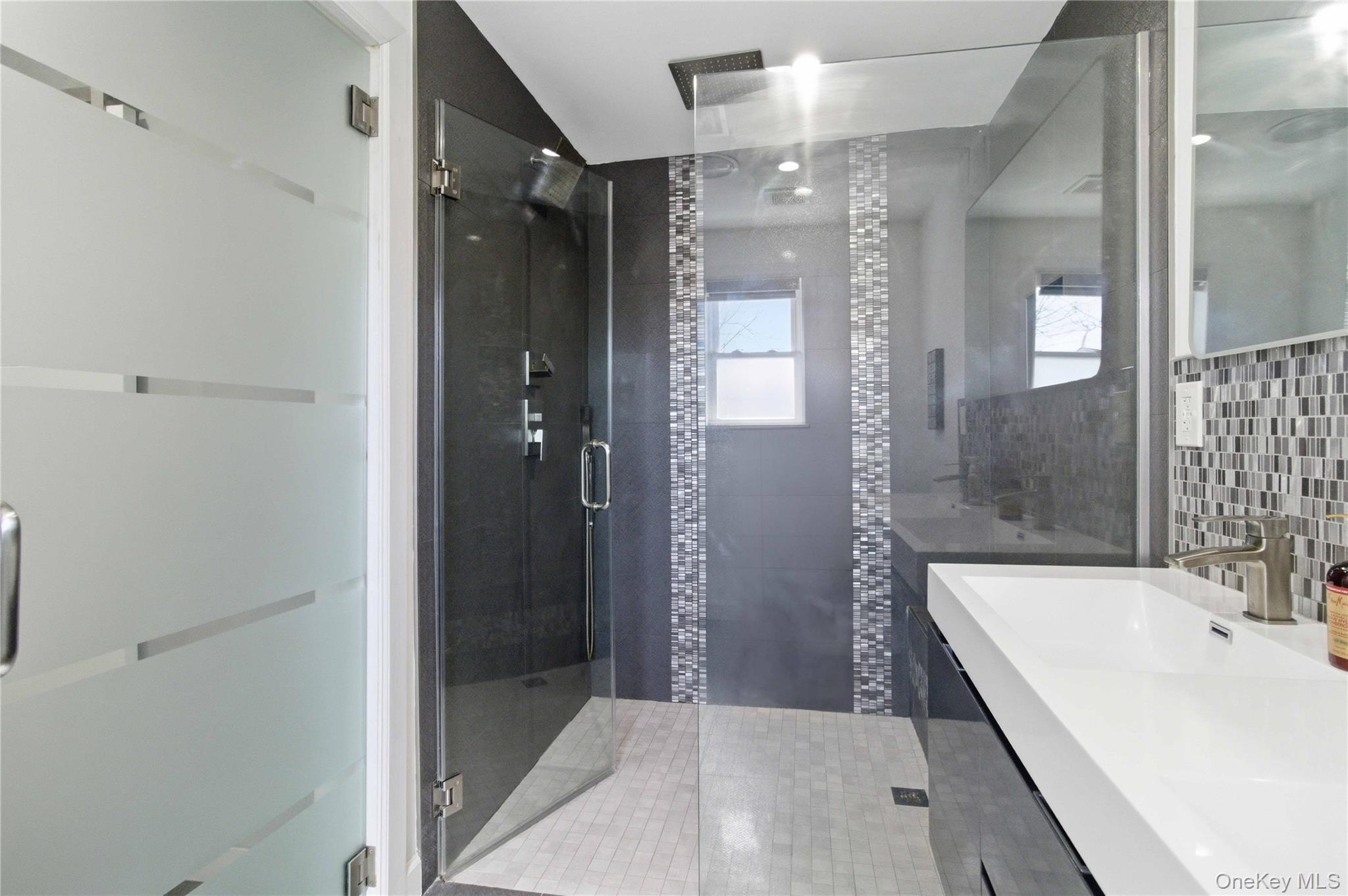 Single Family Buell Queens, NY 11369, MLS-974083-4