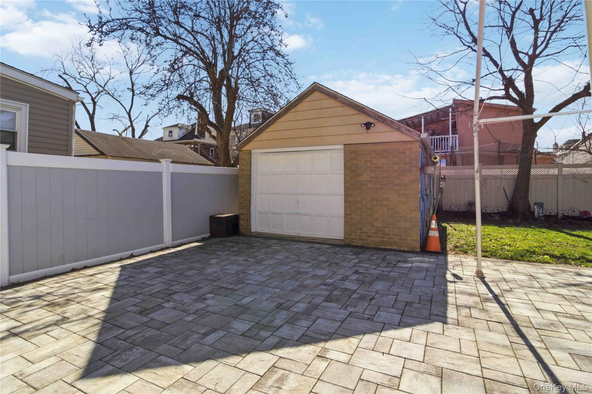 Single Family Buell Queens, NY 11369, MLS-974083-5