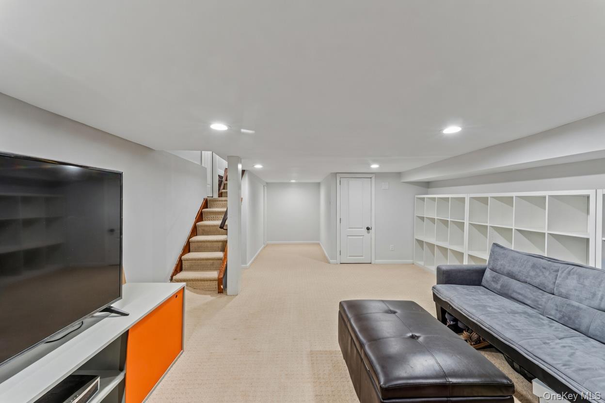 Single Family Putnam  Nassau County, NY 11580, MLS-974097-16