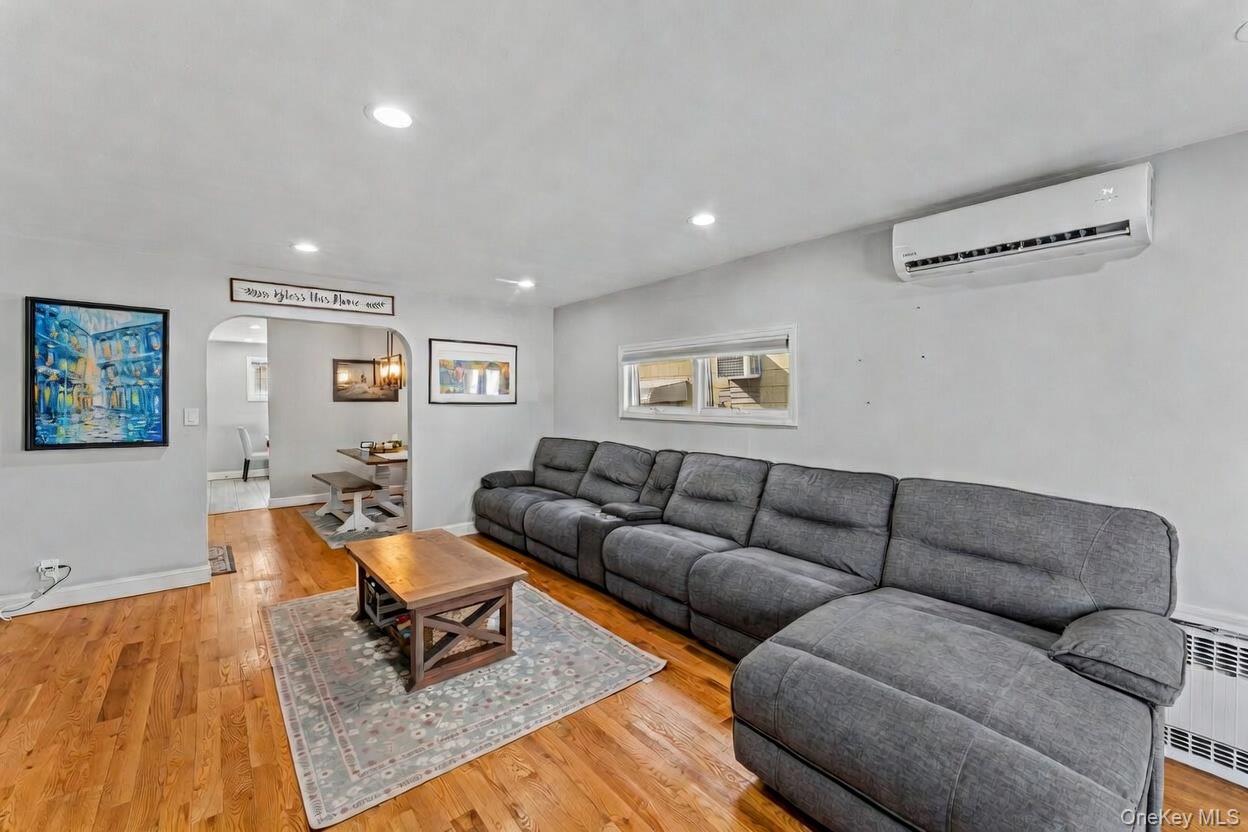 Single Family Putnam  Nassau County, NY 11580, MLS-974097-3