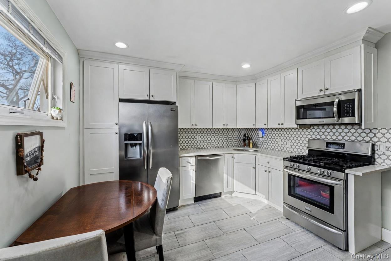 Single Family Putnam  Nassau County, NY 11580, MLS-974097-7