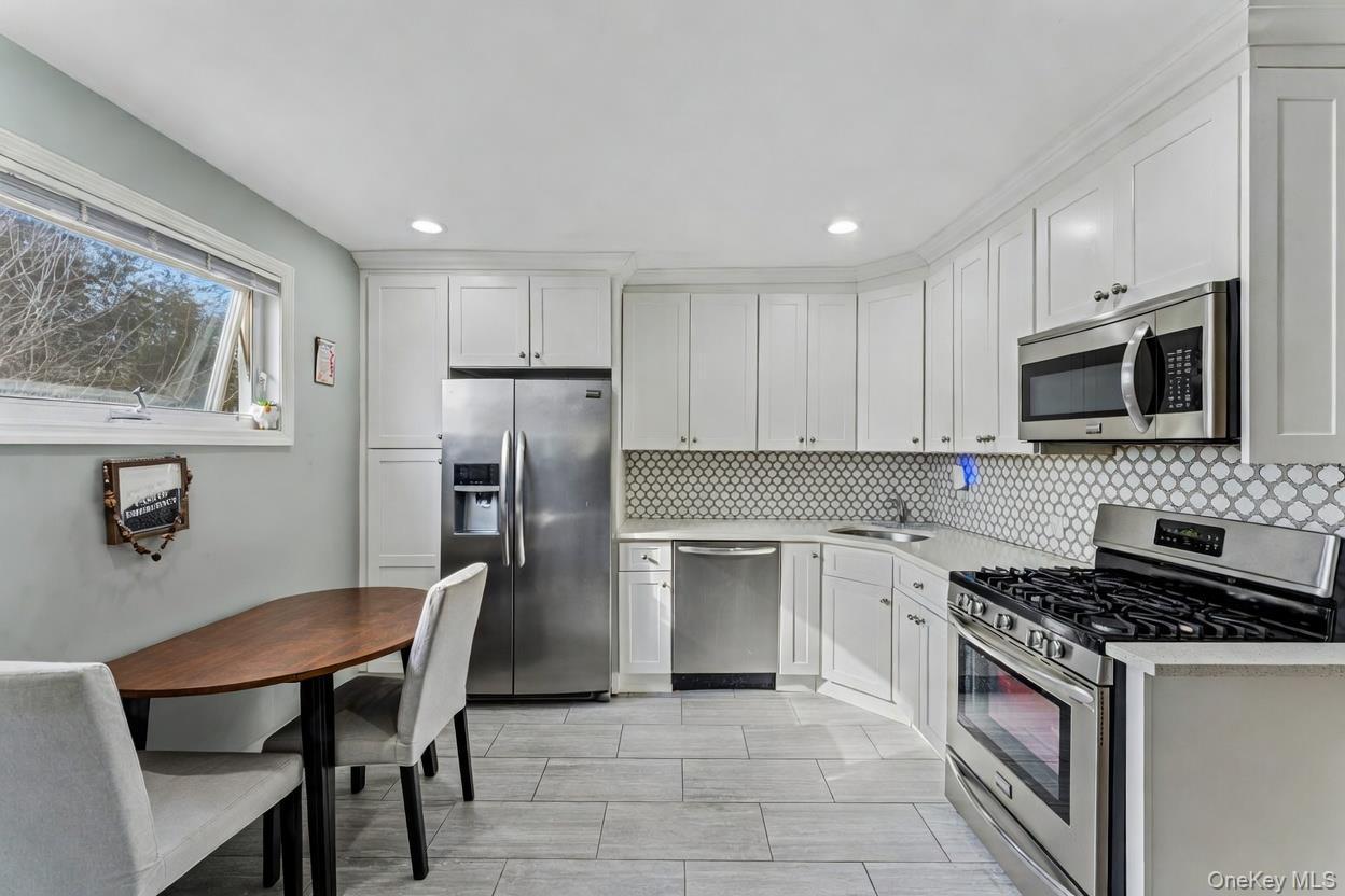 Single Family Putnam  Nassau County, NY 11580, MLS-974097-8