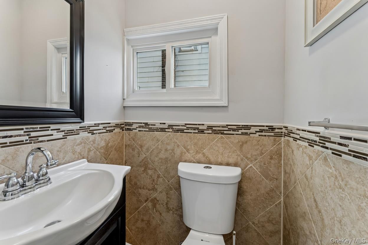 Single Family Putnam  Nassau County, NY 11580, MLS-974097-9